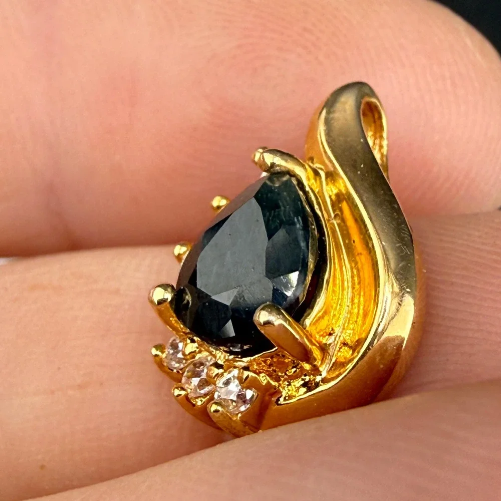 Vintage WM Pendant Gold Tone Black Pear Cut Teardrop Sterling Silver 925